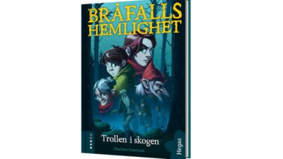 Två barn i skogen bland andra silluetter